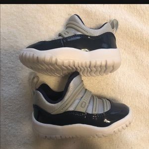 Jordan 11 Retro Little Flex TD ‘GREY MIST’